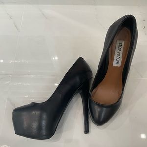Steve Madden dejavu heels